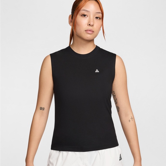 NIKE • ACG Dri Fit Sleeveless Tank - Picture 5 of 7